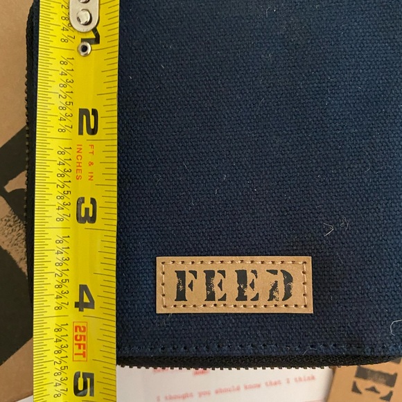 NWT FEEDprojects wallet zippered with multiple slots for cards cash - Picture 3 of 6